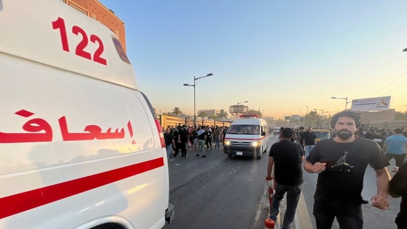 Iranpress: العراق .. حظر التجوال الشامل في جميع المحافظات وعدة إصابات في تفريق المتظاهرين
