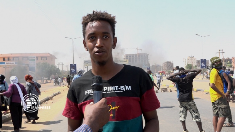 Iranpress: استمرار المظاهرات المناهضة لحكم العسكر في السودان