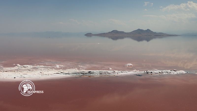 Iranpress: جفاف وأيام بحيرة أورميه الحارة