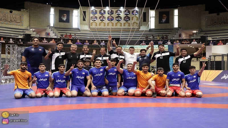 Iranpress: ذهبية لإيران في بطولة العالم للمصارعة الرومانية للشباب في بلغاريا