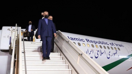 وزير الخارجية يصل إلى باماكو 
