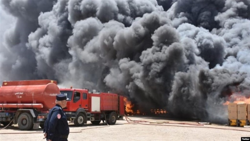 Iranpress: إنقاذ 42 شخصاً من حريق في كربلاء .. مصرع امرأتين بينهما إيرانية 
