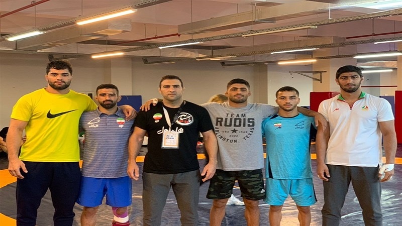Iranpress: المنتخب الإيراني يتوج بـ البطولة في كأس العالم لـ المصارعة الحرة للجامعات