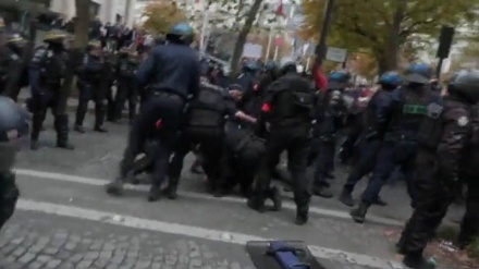 برخورد پلیس فرانسه با اغتشاشگران مقابل سفارت ایران