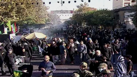  آغاز راهپیمایی جاماندگان اربعین در میدان امام حسین(ع)