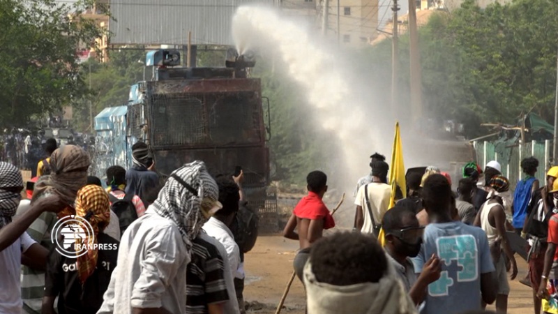 Iranpress: السودان.. ميليونية 13 سبتمبر تطالب بالحكم المدني