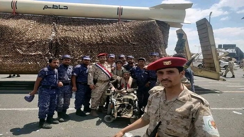 الجيش اليمني يزيح الستار عن صواريخ جديدة