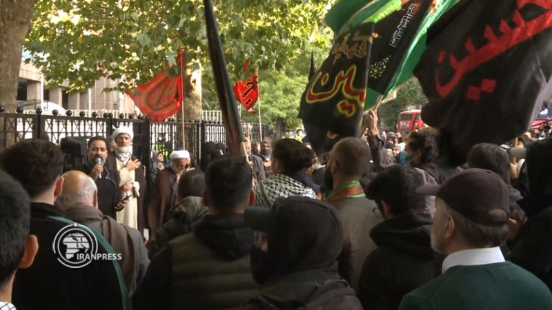 Iranpress: تجمع للمسلمين في لندن تنديدًا بالإساءة إلى المعتقدات الدينية