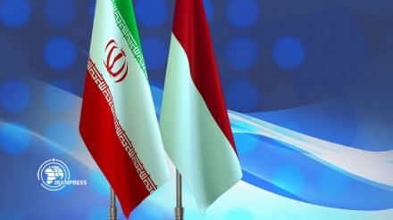 إيران وإندونيسيا تؤكدان على تطوير التعاون الاقتصادي بينهما