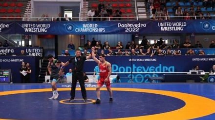 المنتخب الإيراني للمصارعة الرومانية يتوج بطلا في البطولة العالمية 