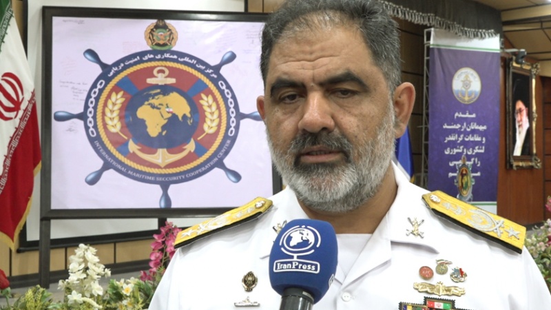 Iranpress: إيران تكمل إجراءاتها للتواجد الدائم لقواتها البحرية في جميع المحيطات