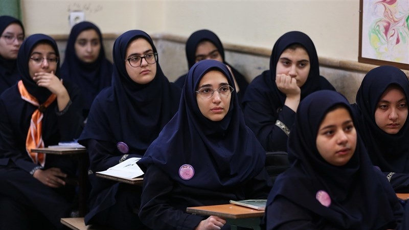 ایران پرس: امتحانات مدارس تهران و البرز ۱۰ روز به تعویق افتاد