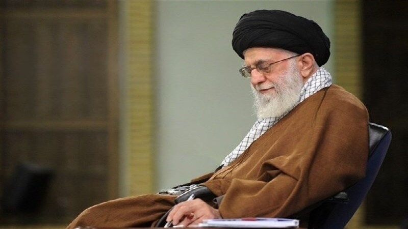 Iranpress: قائد الثورة يوافق على العفو أو تخفيف العقوبة عن عدد من المحكومين