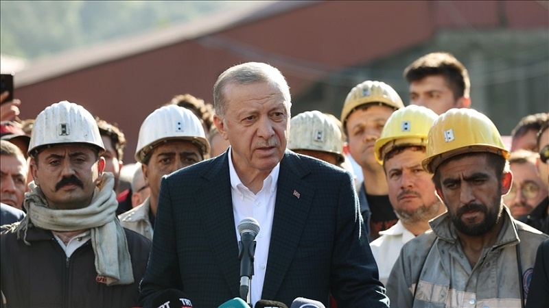 Iranpress:  أردوغان یعلن ارتفاع وفيات انفجار المنجم بشمال تركيا إلى 41