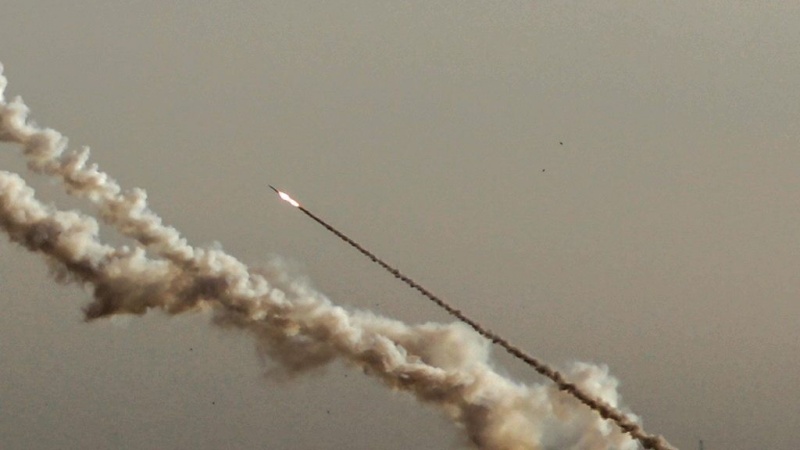 Iranpress: المقاومة بغزة تجري تجربة صاروخية في إطار تطوير قدراتها