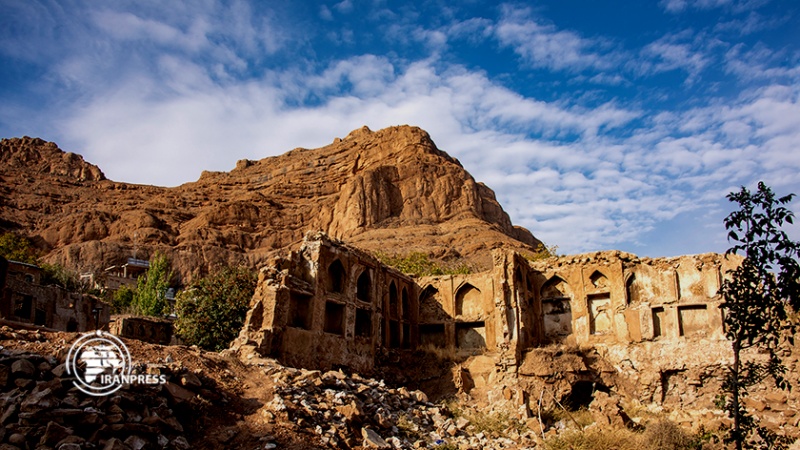 Iranpress: قرية قلات التاريخية؛ وجهة سياحية في شيراز