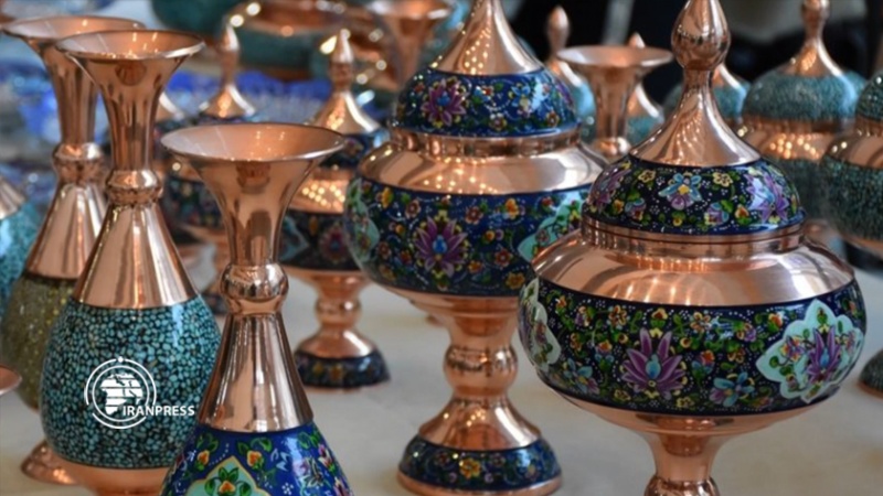 Iranpress: انطلاق معرض للحرف اليدوية الإيرانية في مدينة طرابزون التركية