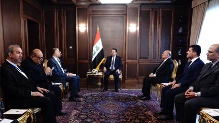 رئيس الوزراء العراقي يلتقي وزير الخارجية الإيراني 