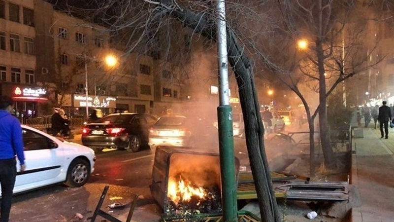 Iranpress: شهيدان و8 جرحى إثر اعتداء إرهابي في مدينة اصفهان