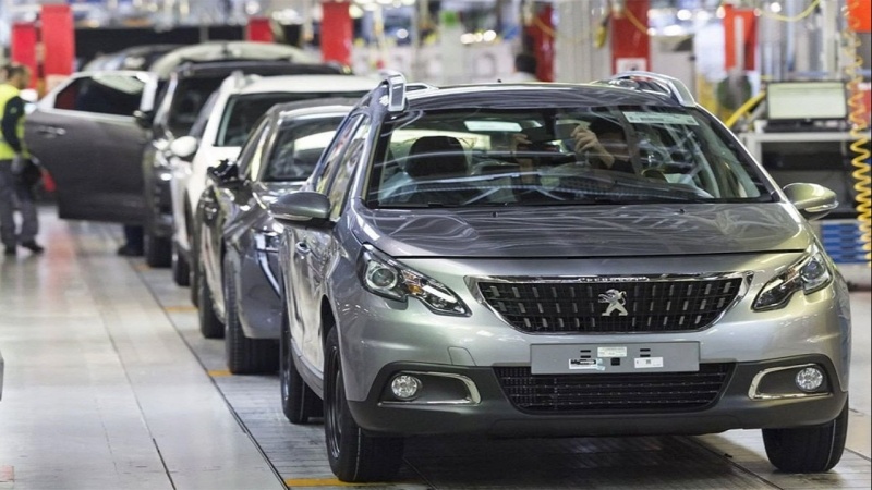Iranpress: إيران تفرض حظرًا على شركات صناعة السيارات الفرنسية بسبب سلوكها