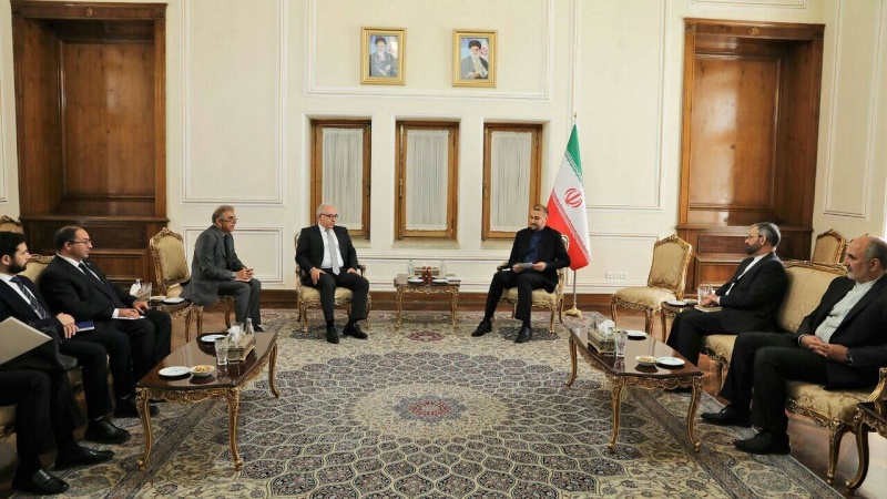Iranpress: وزير الخارجية الإيراني يستقبل مساعد نظيره الأرميني
