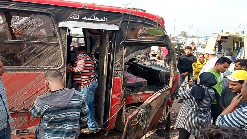 Iranpress: ارتفاع عدد ضحايا سقوط حافلة في ترعة بمصر إلى 24 قتيلًا