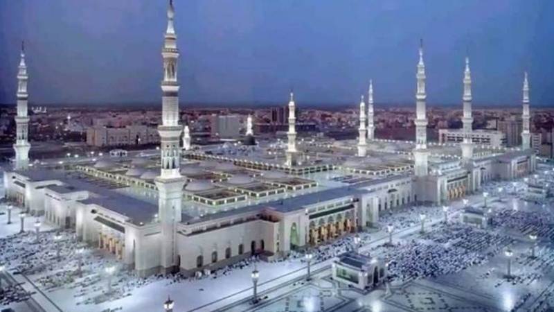 Iranpress: إلغاء كامل لقيود كورونا في المسجد النبوي (ص)