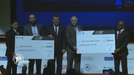 مجموعة ‘دي 8’ تمنح إيران جائزة أفضل مشروع لتبادل التكنولوجيا بين الشركات 