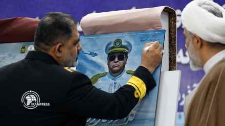 نشست خبری دریادار ایرانی در آستانه روز نیروی دریایی در قاب ایران‌پرس