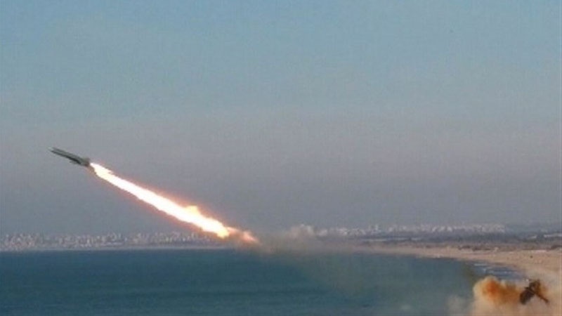Iranpress: تجارب صاروخية جديدة للمقاومة الفلسطينية في شواطئ غزة