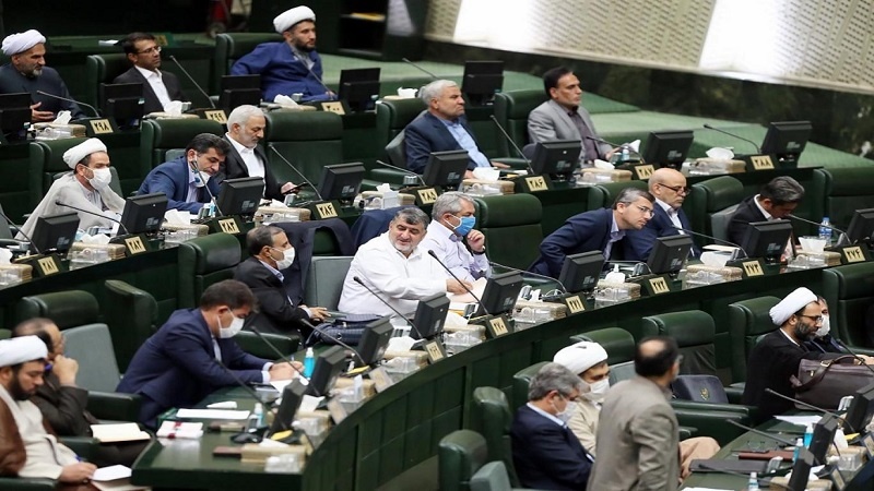 Iranpress: البرلمان الإيراني يردّ على البيان الختامي لمجلس التعاون 