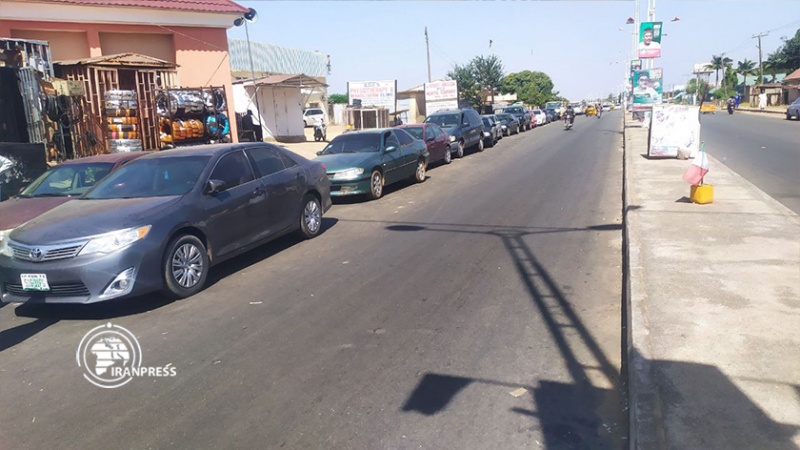 Iranpress: غضب في نيجيريا لنقص الوقود وغلائه 