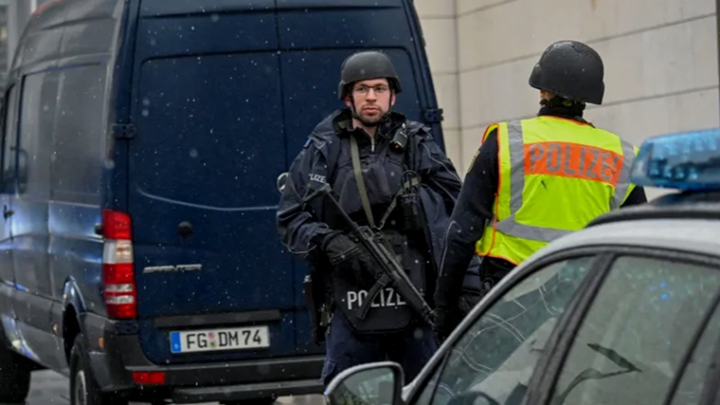 Iranpress: الشرطة الألمانية تعلن انتهاء واقعة احتجاز رهائن في دريسدن