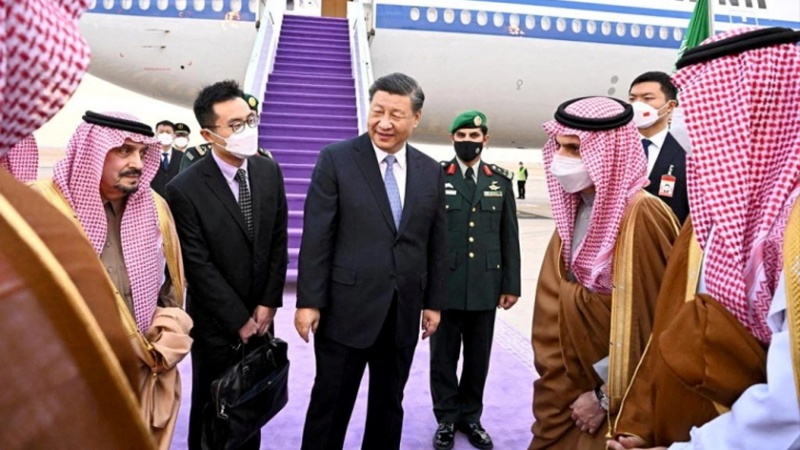 Iranpress: إيران تردّ على تصريحات الرئيس الصيني خلال زيارته إلى الرياض