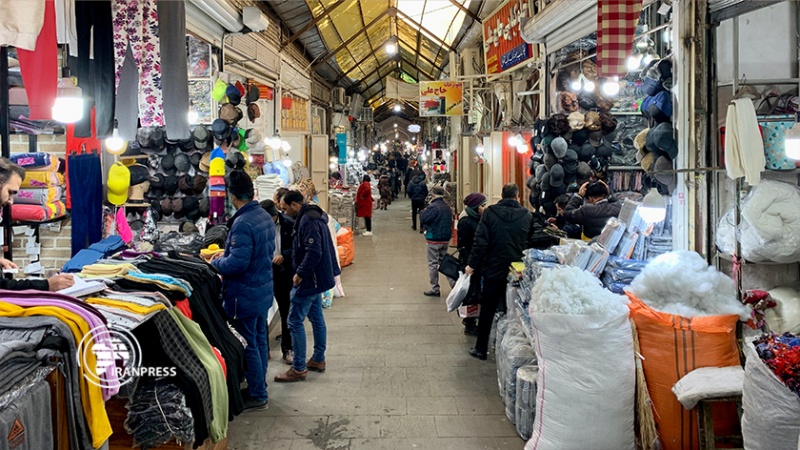 Iranpress: أكبر سوق مسقوف بالعالم تواصل نشاطها رغم دعوات الإضراب