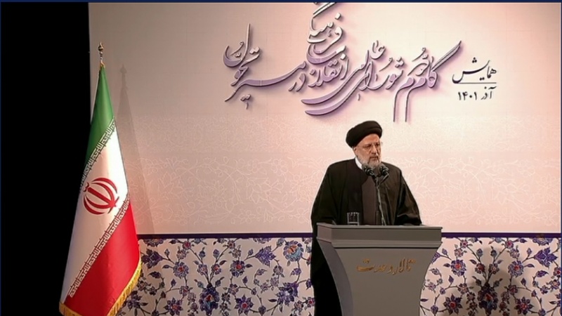 Iranpress: رئيسي: الاضطرابات الأخيرة في إيران كانت أمنية وثقافية وإقتصادية
