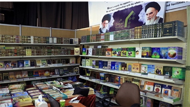 Iranpress: لبنان .. حضور ايراني واسع في معرض بيروت الدولي للكتاب