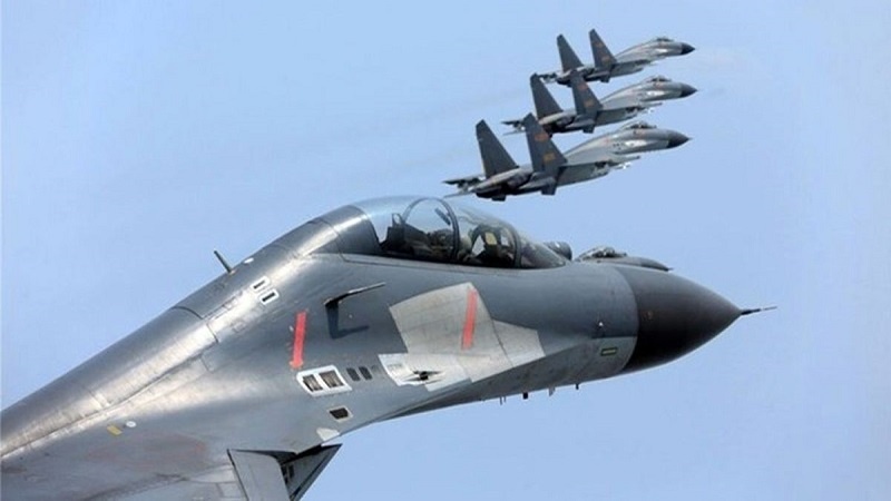 پرواز جنگنده‌های چینی در تنگه تایوان