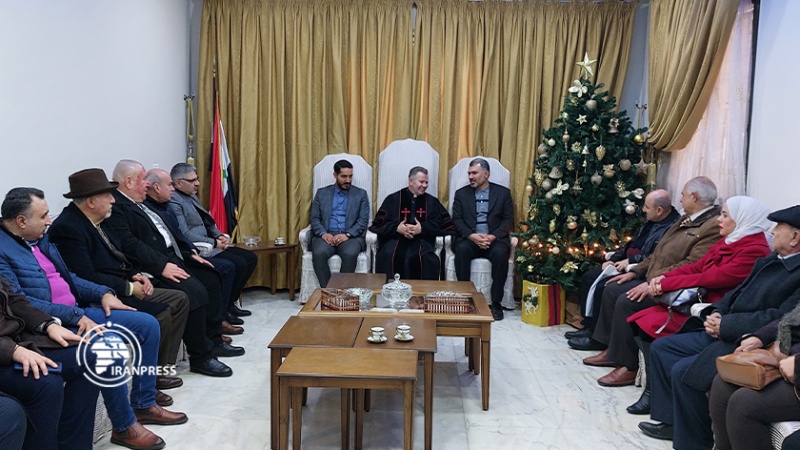 Iranpress: زيارة القنصل العام الإيراني لكنائس حلب السورية