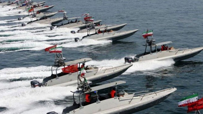 Iranpress: تجهيز حرس الحدود البحرية الإيرانية بقوارب عالية السرعة