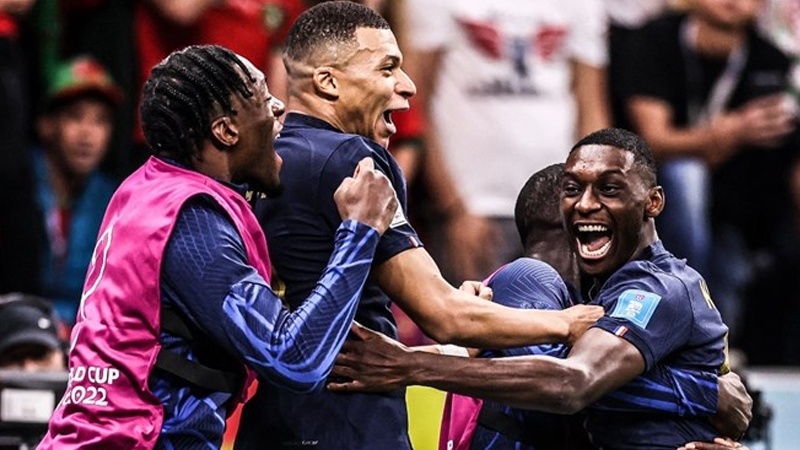 Iranpress: فرنسا تفوز على المغرب في نصف نهائي كأس العالم 2022 في قطر