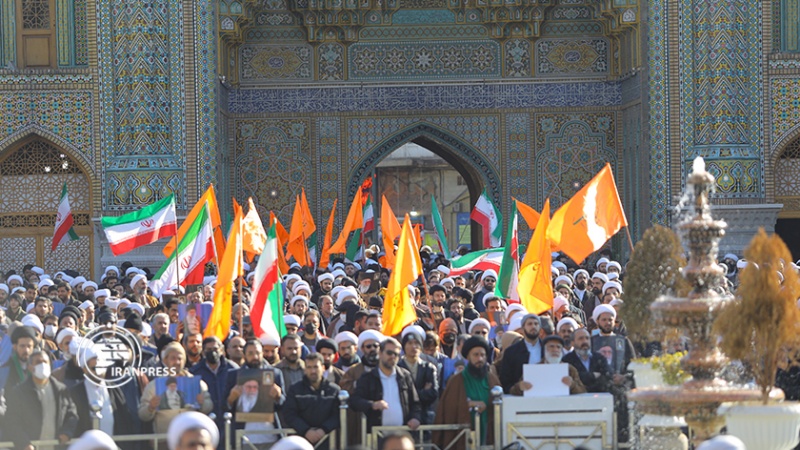 Iranpress: تجمع شعبي في مدينة قم للتنديد بالإساءة إلى المعتقدات الإسلامية 