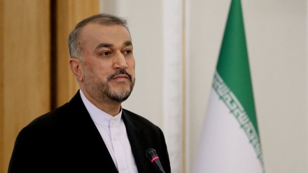 وزير الخارجية الإيراني يصل إلى أوزبكستان