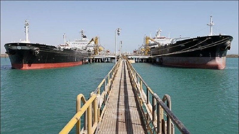 Iranpress: تدشين خط سفن الحاويات بين ميناء بوشهر والإمارات