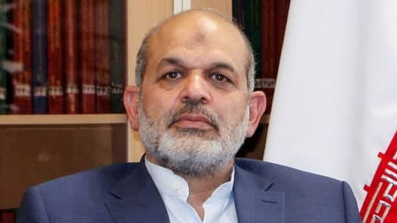 Iranpress: وزير الداخلية: الدافع وراء الهجوم على سفارة باكو كان شخصيا