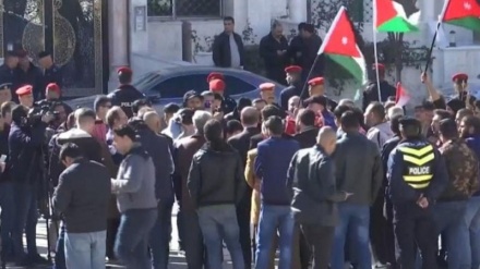عَمان.. وقفة احتجاجية بالقرب من السفارة الإسرائيلية 