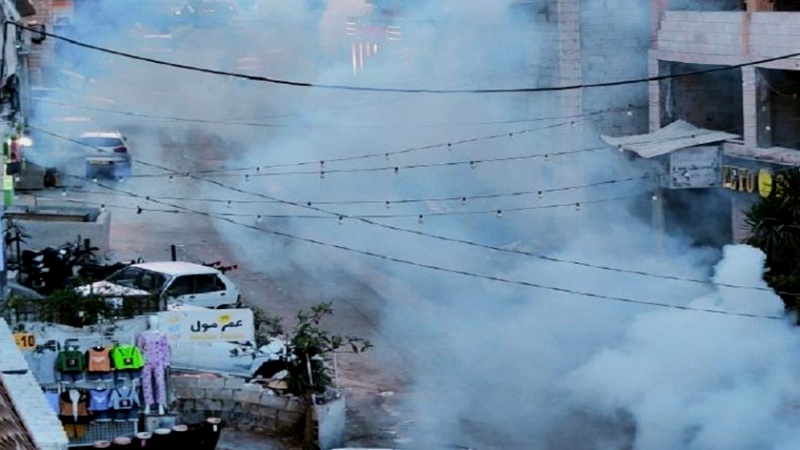 Iranpress: قوات الاحتلال تقتحم مخيم شعفاط في القدس 