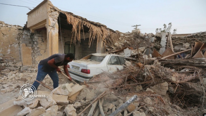 Iranpress: إصابة 194 شخصًا في زلزال خوي