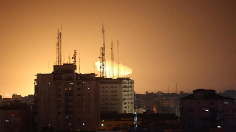 Iranpress: الاحتلال يشن غارات على غزة والمقاومة تتصدي لها