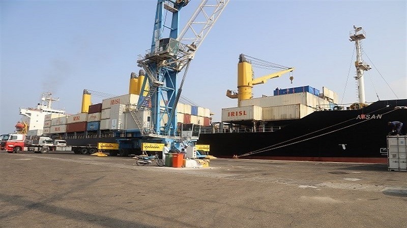 Iranpress: تصدير أول شحنة من البضائع المبرَّدة من ميناء كنغان إلى قطر